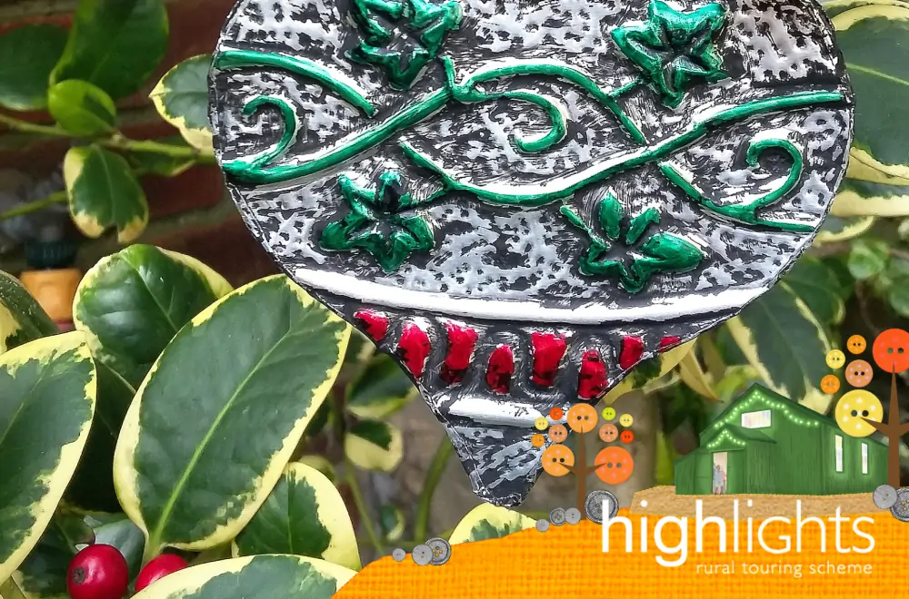 Creative Highlights - Metal Embossed Christmas Ornament